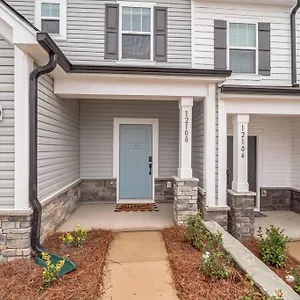 Gorgeous New Townhome/charlotte! Charlotte